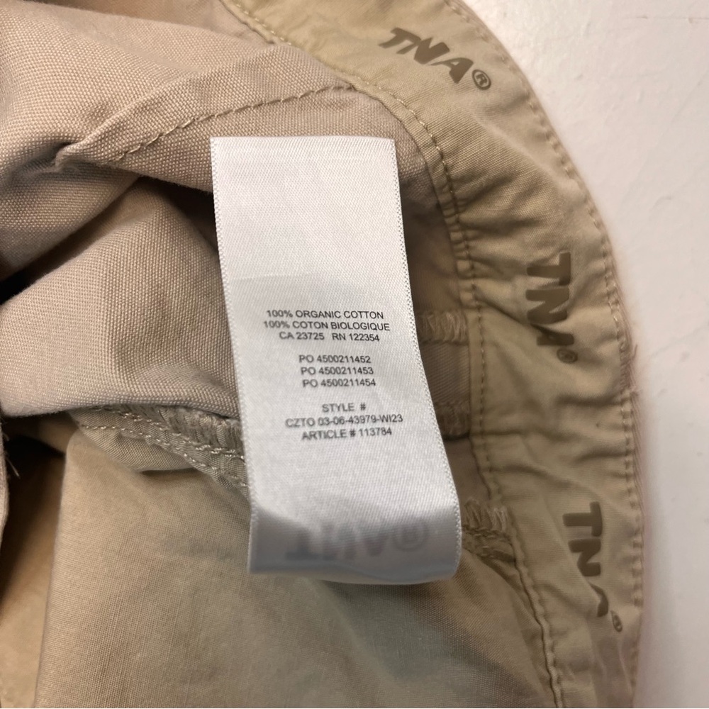 Aritzia TNA 90s Chino Pant Cotton Twill Relaxed Pleated Trousers, Tan, size 10 - Picture 13 of 16